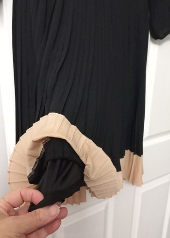 Uzun dirsek altı Pilili Siyah Kadın Elbisesi - Görsel 9