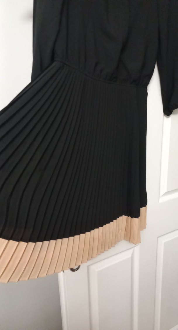 Uzun dirsek altı Pilili Siyah Kadın  Elbisesi - Görsel 4