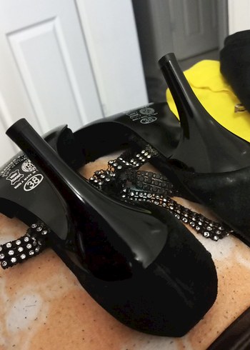 Tokalı Siyah süet İnce Topuklu Ayakkabı - Görsel 7