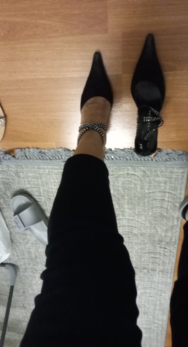 Tokalı Siyah süet  İnce Topuklu Ayakkabı - Görsel 4