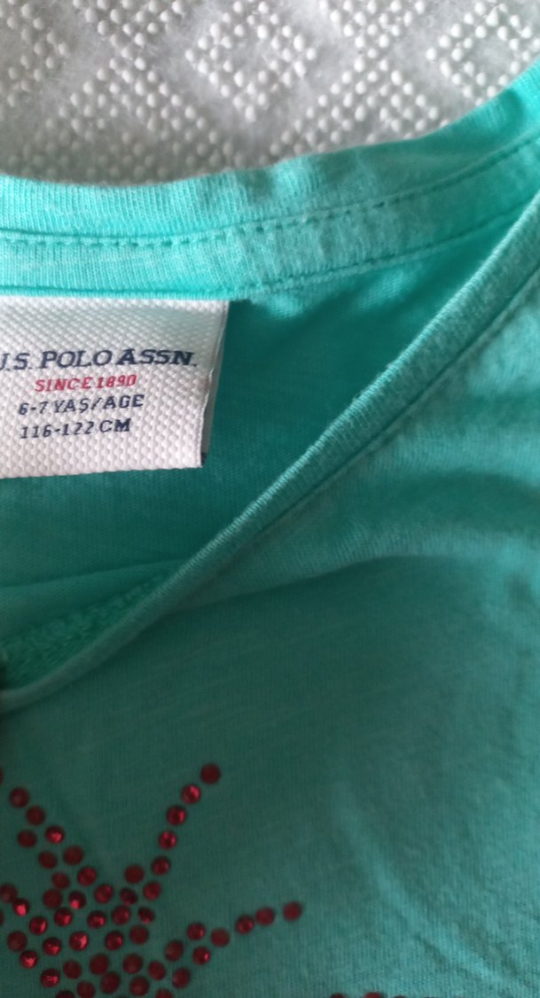 yeşil renkli pembe baskısı ve boncuklu tişört - Görsel 3