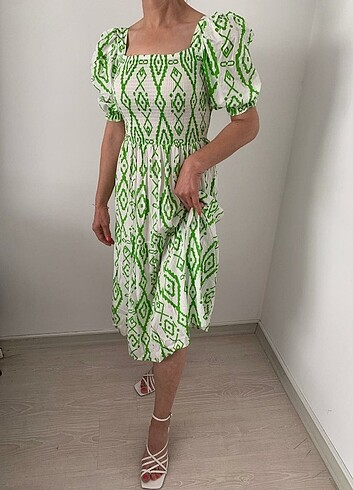 yesil madonna yaka elbise