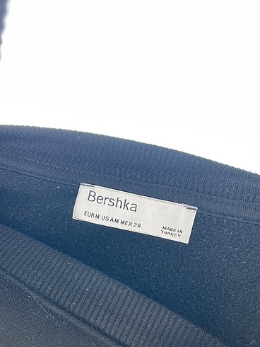 m Beden siyah Renk Bershka Sweatshirt %70 İndirimli.