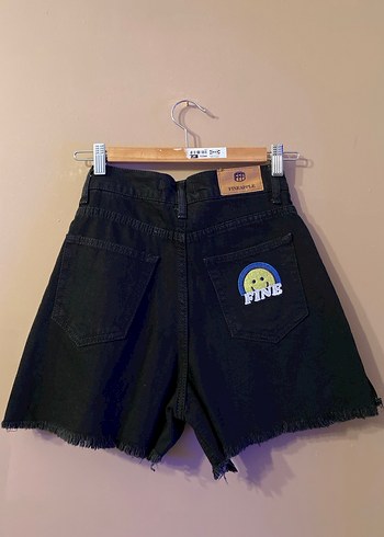 Fineapple Siyah Mini Kot Şort, Nakış Detaylı - Görsel 3