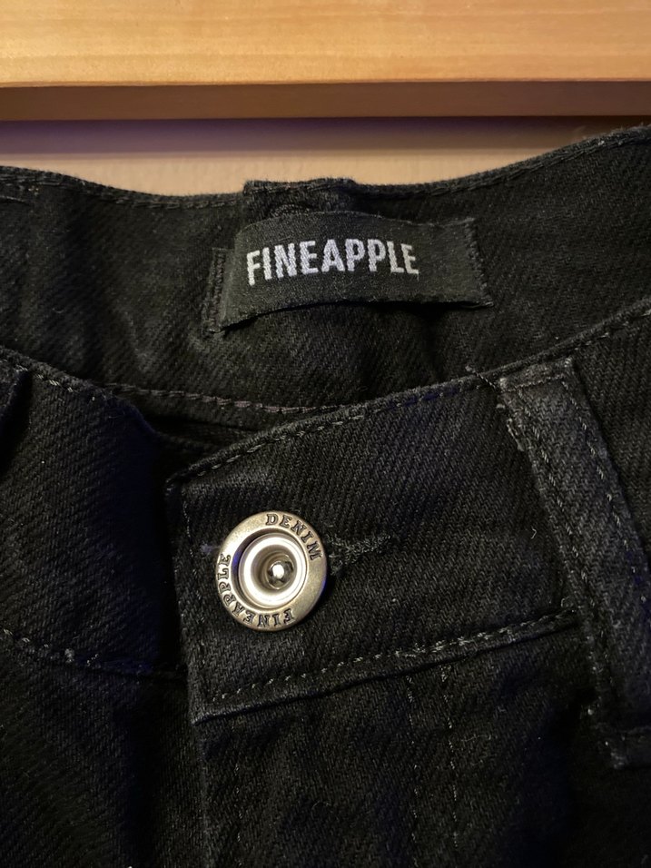 Fineapple Siyah Mini Kot Şort, Nakış Detaylı - Görsel 2