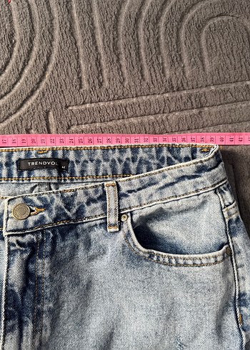 Gri Yırtık Detaylı Bol Kesim Kadın Jean - Görsel 4