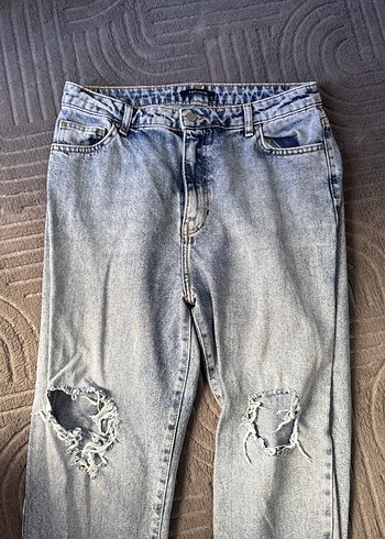 Gri Yırtık Detaylı Bol Kesim Kadın Jean - Görsel 2