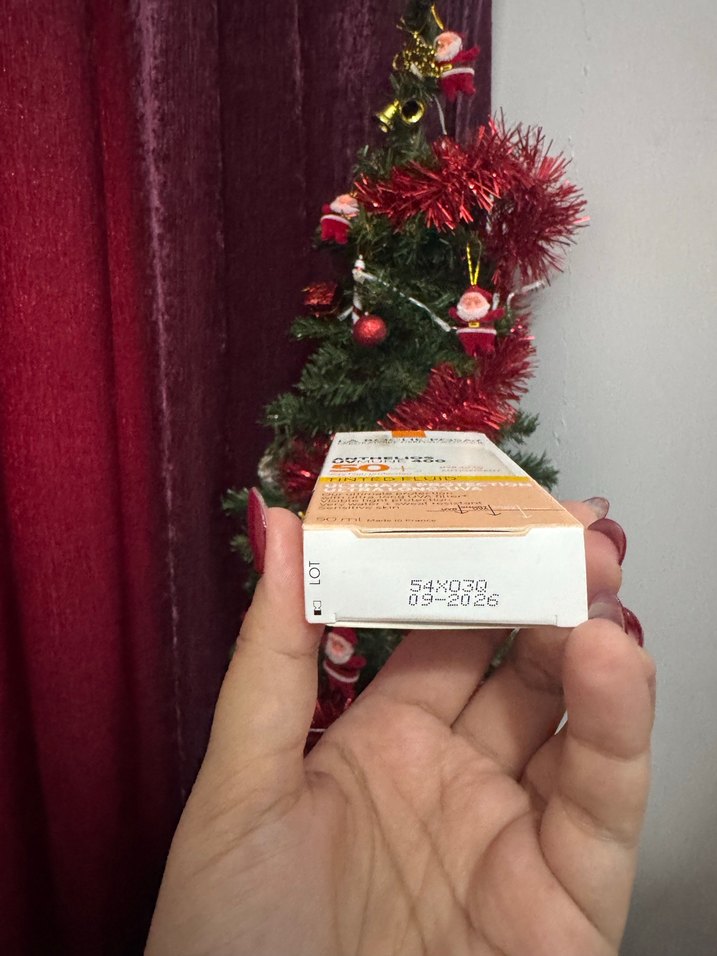 La Roche-Posay Anthelios SPF 50+ Tonlu Güneş Sütü - Görsel 2