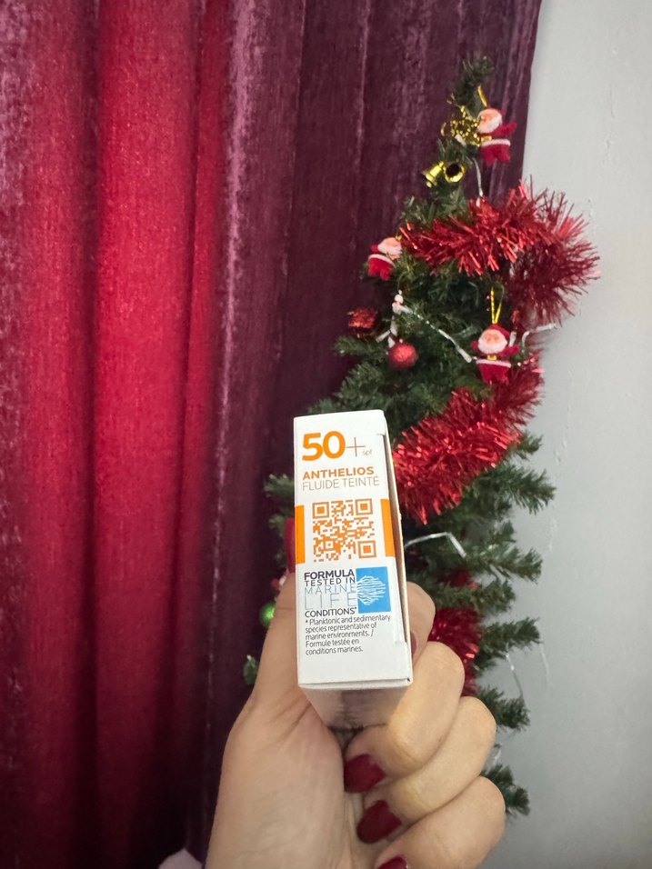 La Roche-Posay Anthelios SPF 50+ Tonlu Güneş Sütü - Görsel 3