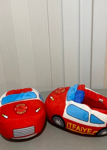 26 Beden Erkek Çocuk Kırmızı Araba Desenli Sıcak Terlik
