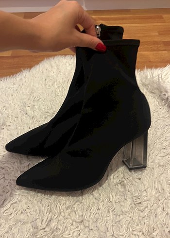 Bershka Siyah Süet Kadın Topuklu Bot