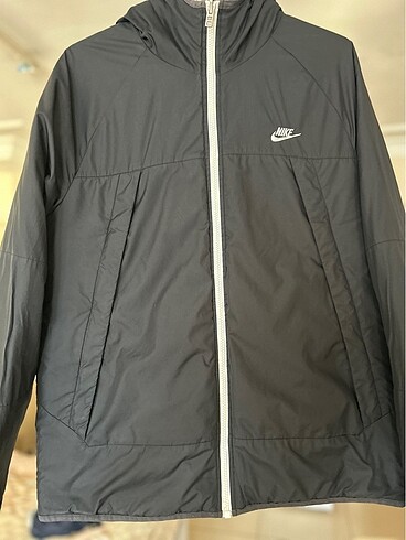 Nike mont