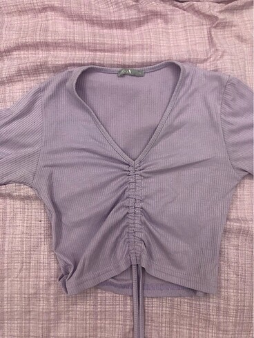 Lila büzgülü crop