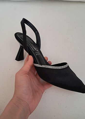 Diger Siyah Parlak Topuklu Kadın Abiye Ayakkabı