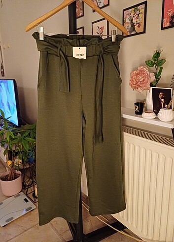 Etiketli triko pantolon