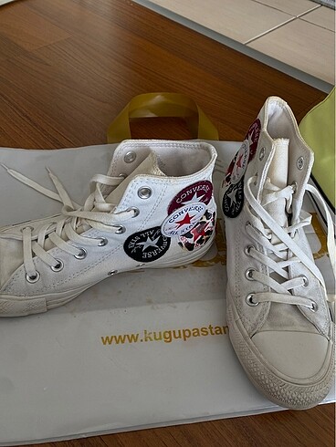 converse sneaker