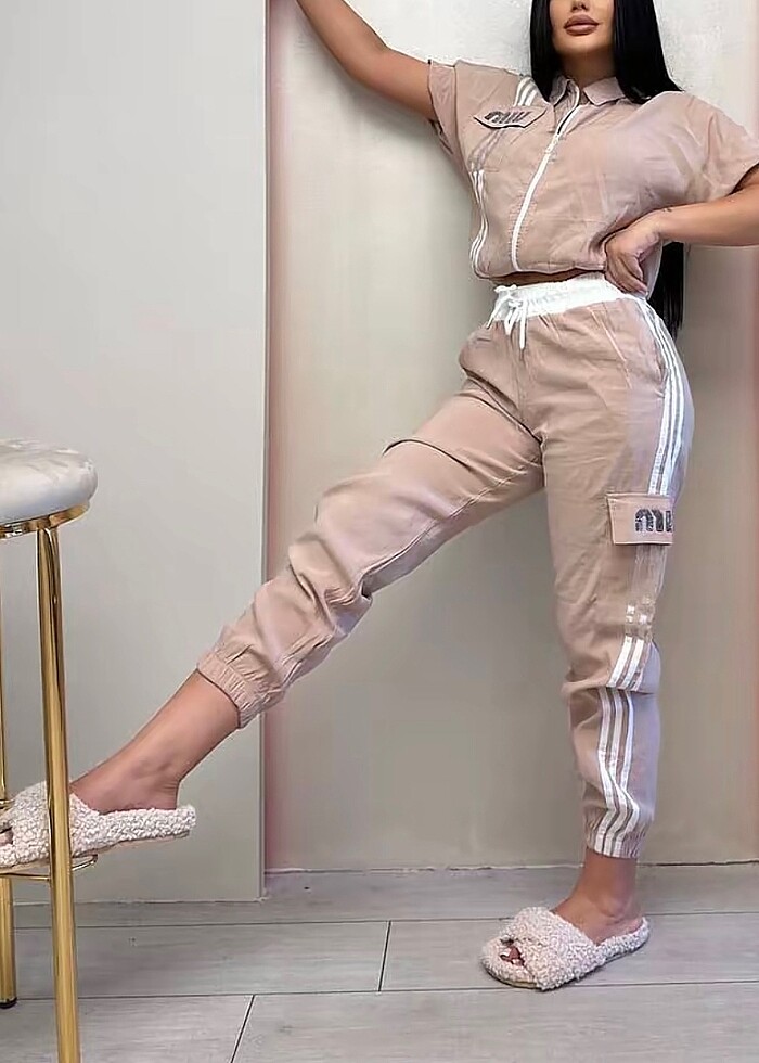 Eşofman takımı taş detaylı - Görsel 1