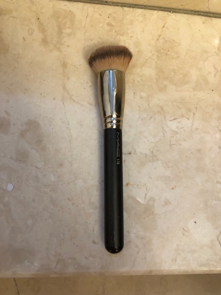 MAC Koyu Bej Makyaj Fırçası - Görsel 2