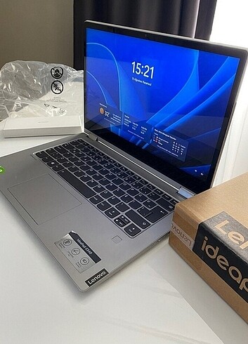 Bilgisayar tablet üstü