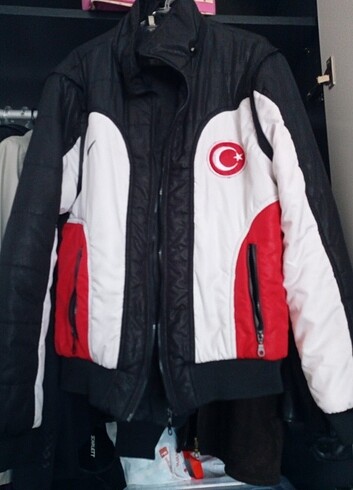 Kolları çıkabiliyor