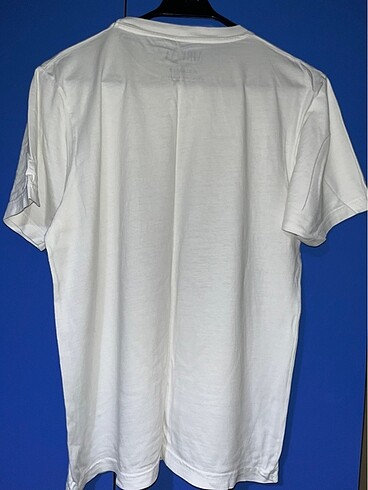 s/m Beden beyaz Renk Nirvana Tişört Orijinal Pull and Bear Beyaz Small Medium Uyumlu