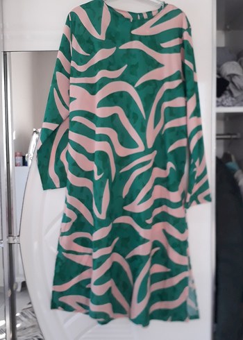 Drapeli Uzun Yeşil Zebra Desenli Kadın Elbise