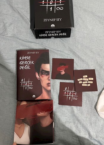 Kimse Gerçek Değil - Zeynep Sey