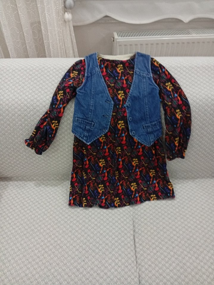 Renkli Batik Desenli Uzun Kollu Kışlık elbise ve Denim Yelek - Görsel 2