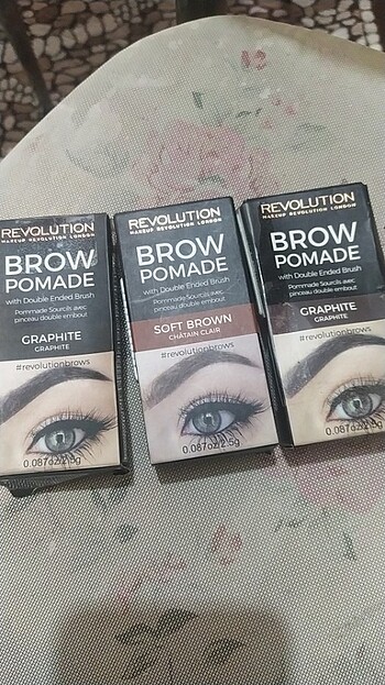 Revolution brow pomade kas 