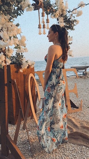 Uzun yazlık çiçekli elbise