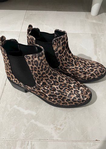 Kürk Detaylı Leopar Desenli Kadın Süet Bot - Görsel 2