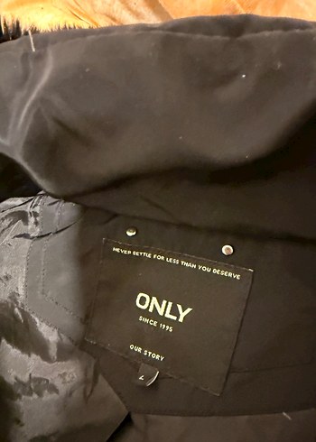 Kaz tüğü kadın mont - Görsel 4