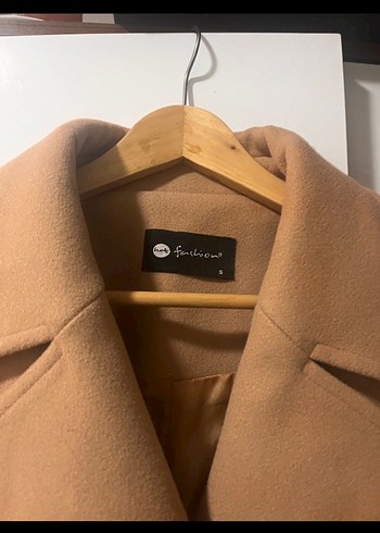 Düğmeli Bej Uzun Kaban - Görsel 2