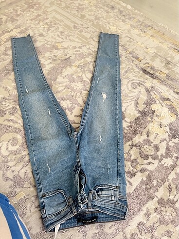 Yırtık jean