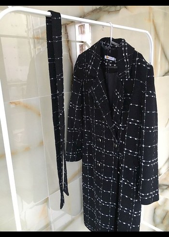 Kemerli Siyah Ekose Desenli Kadın Kaban - Görsel 2