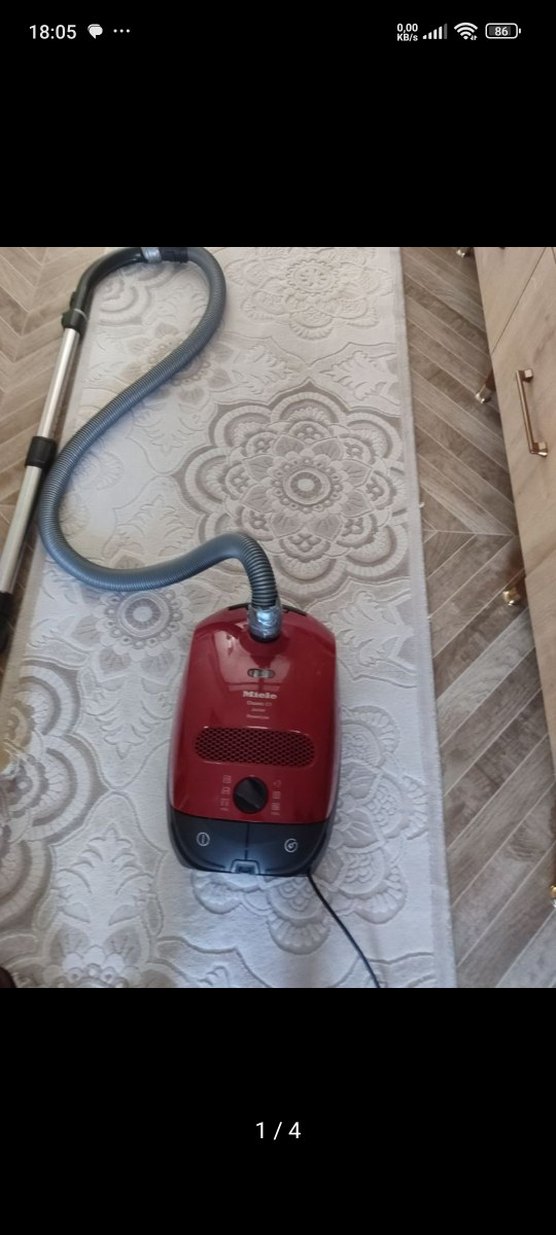 Miele Classic C1 Kırmızı Elektrikli Süpürge - Görsel 3