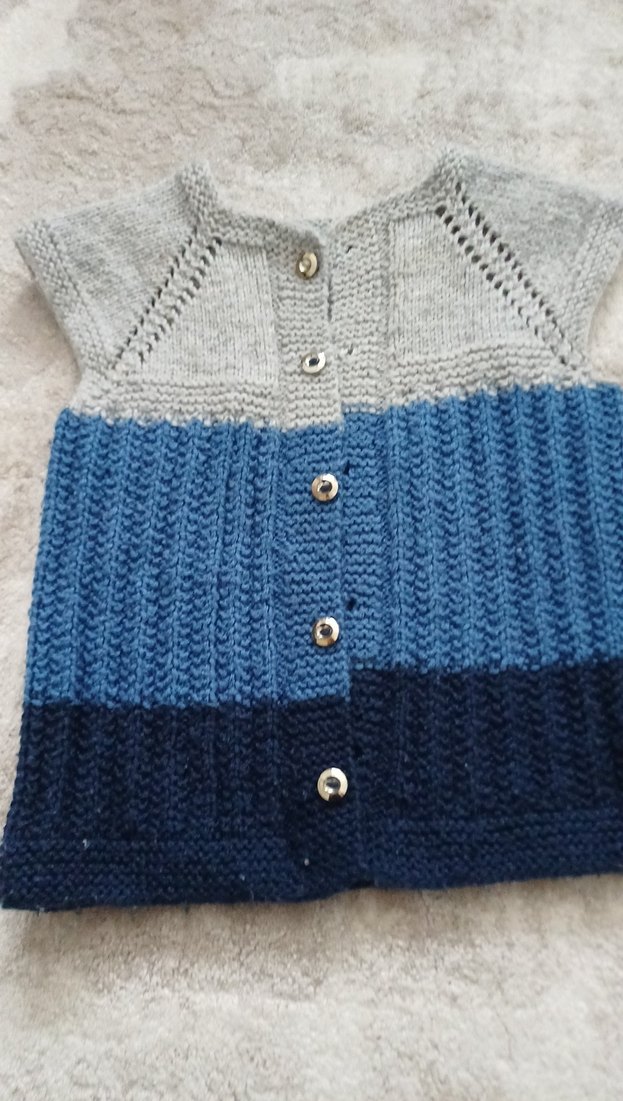 Erkek Çocuk Örgü Kolsuz Hırka - Görsel 3