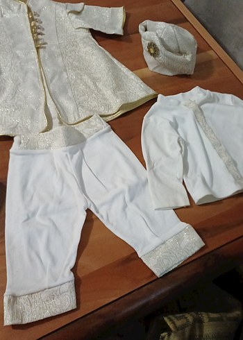 Dantel Detaylı Beyaz İşlemeli Çocuk Takımı - Görsel 2