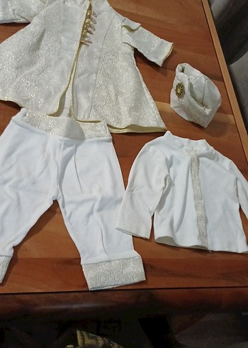 Dantel Detaylı Beyaz İşlemeli Çocuk Takımı - Görsel 3