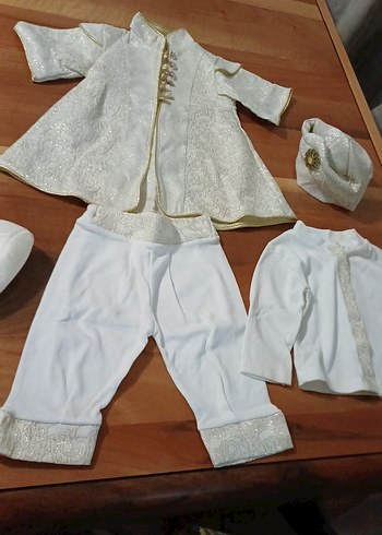 Dantel Detaylı Beyaz İşlemeli Çocuk Takımı - Görsel 4