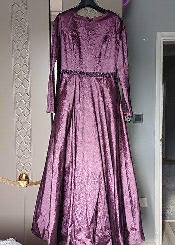 Uzun Mor Drapeli Kadın Abiye Elbise - Görsel 4