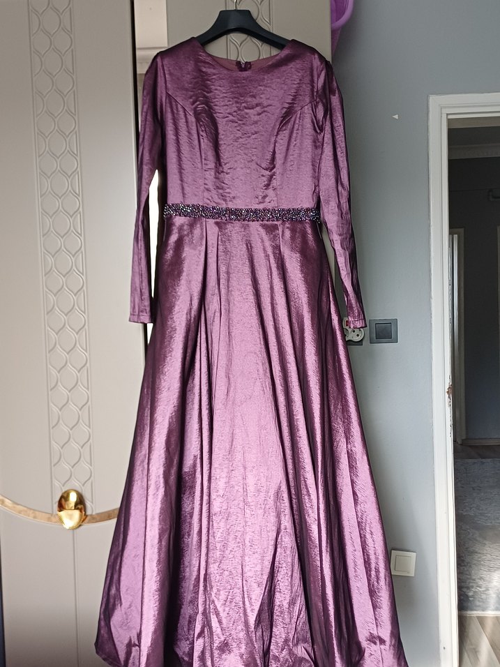 Uzun Mor Drapeli Kadın Abiye Elbise - Görsel 3