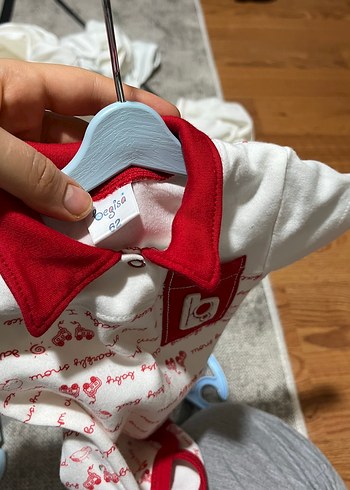 Kısa Kollu Baskılı Beyaz Kız Bebek Body - Görsel 4