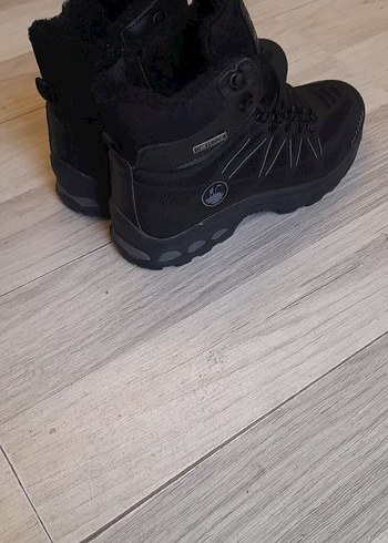 Siyah erkek bot - Görsel 4