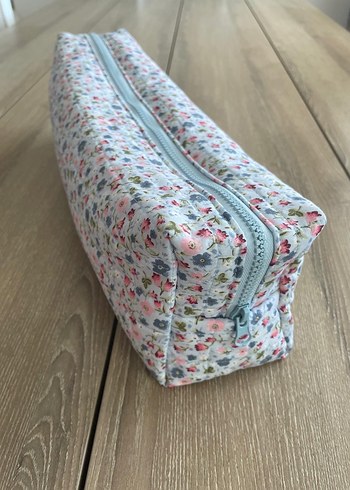 Çiçek Desenli Fermuarlı Kadın Saç Bakım Çantası - Görsel 2
