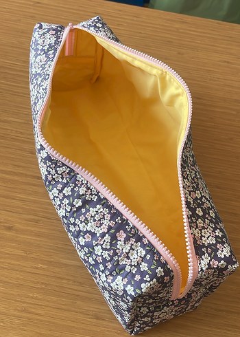 Mor Çiçek Desenli Fermuarlı Saç Bakım Aletleri Çantası - Görsel 3