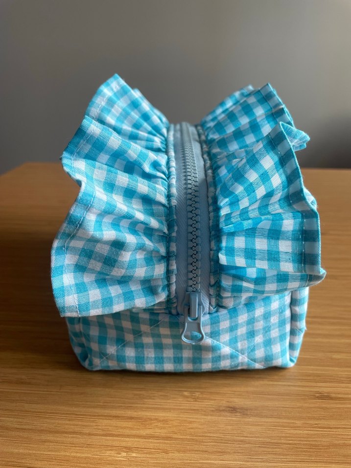 Mavi Kareli Fırfırlı Makyaj Çantası - Görsel 3