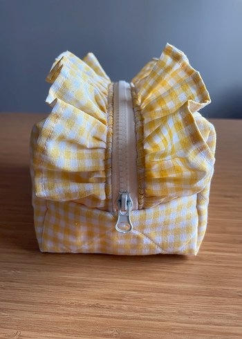 Sarı Kareli Fırfırlı Kadın Makyaj Çantası - Görsel 3