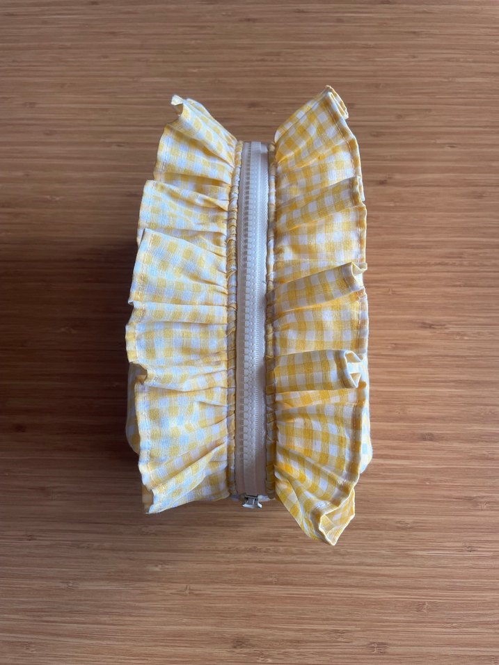 Sarı Kareli Fırfırlı Kadın Makyaj Çantası - Görsel 2