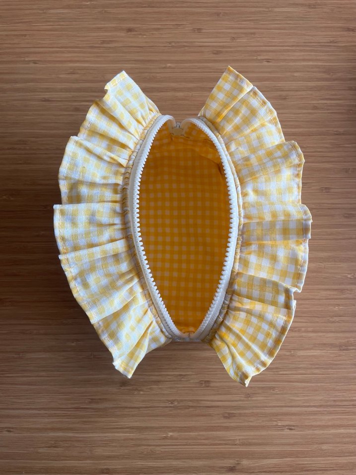 Sarı Kareli Fırfırlı Kadın Makyaj Çantası - Görsel 4